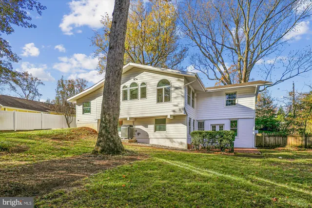 $899,999 | 1913 Dulaney Place, Annapolis, MD 21409