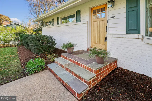 $899,999 | 1913 Dulaney Place, Annapolis, MD 21409