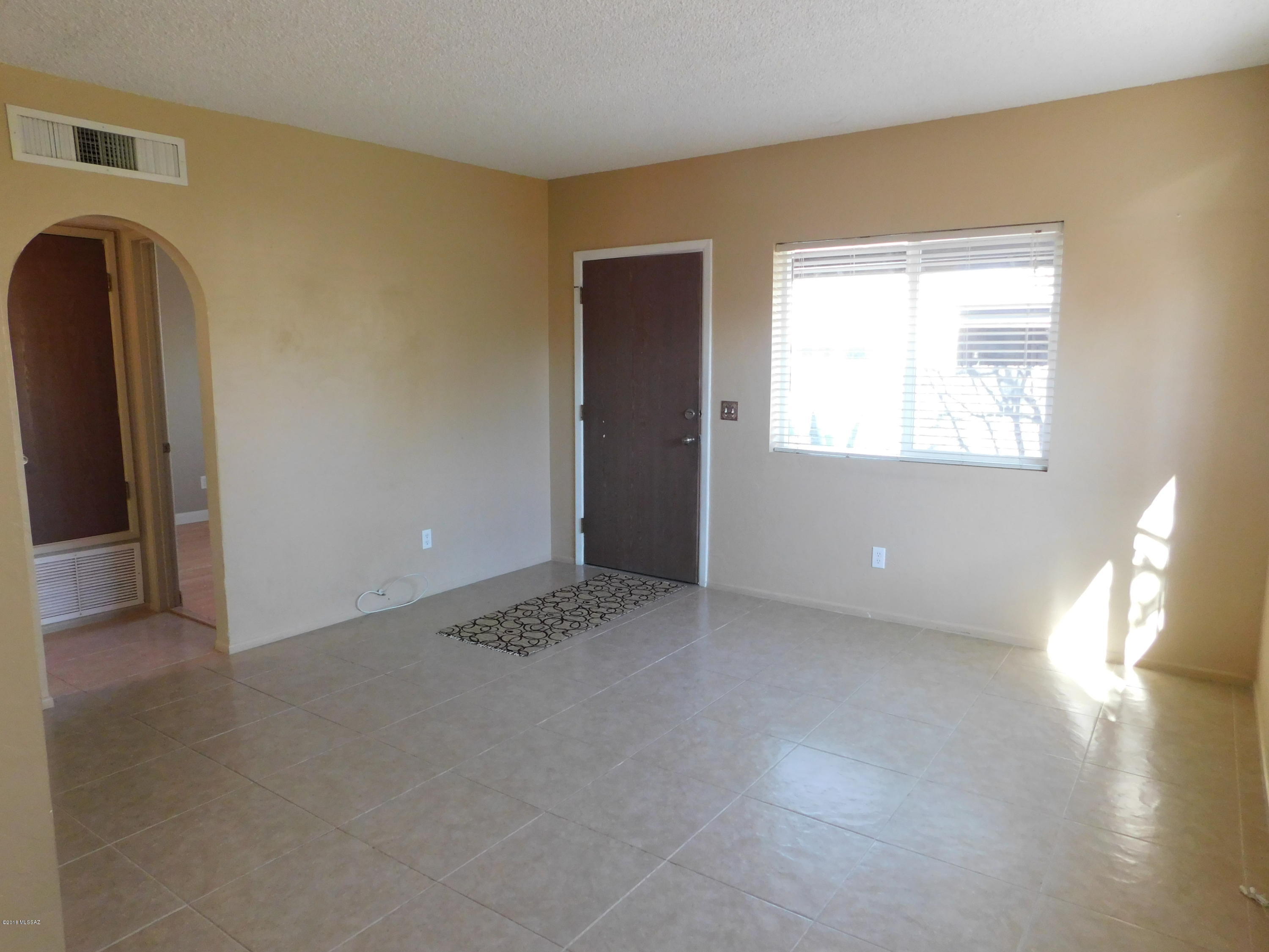 211 West Roger Road, Unit 20 Tucson, AZ 85705 - Photo 4 of 21