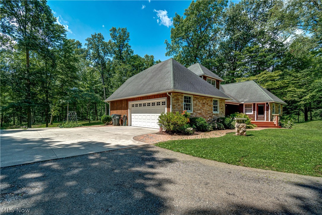 2866 Hayne Road Akron, OH 44312 - Photo 2 of 35