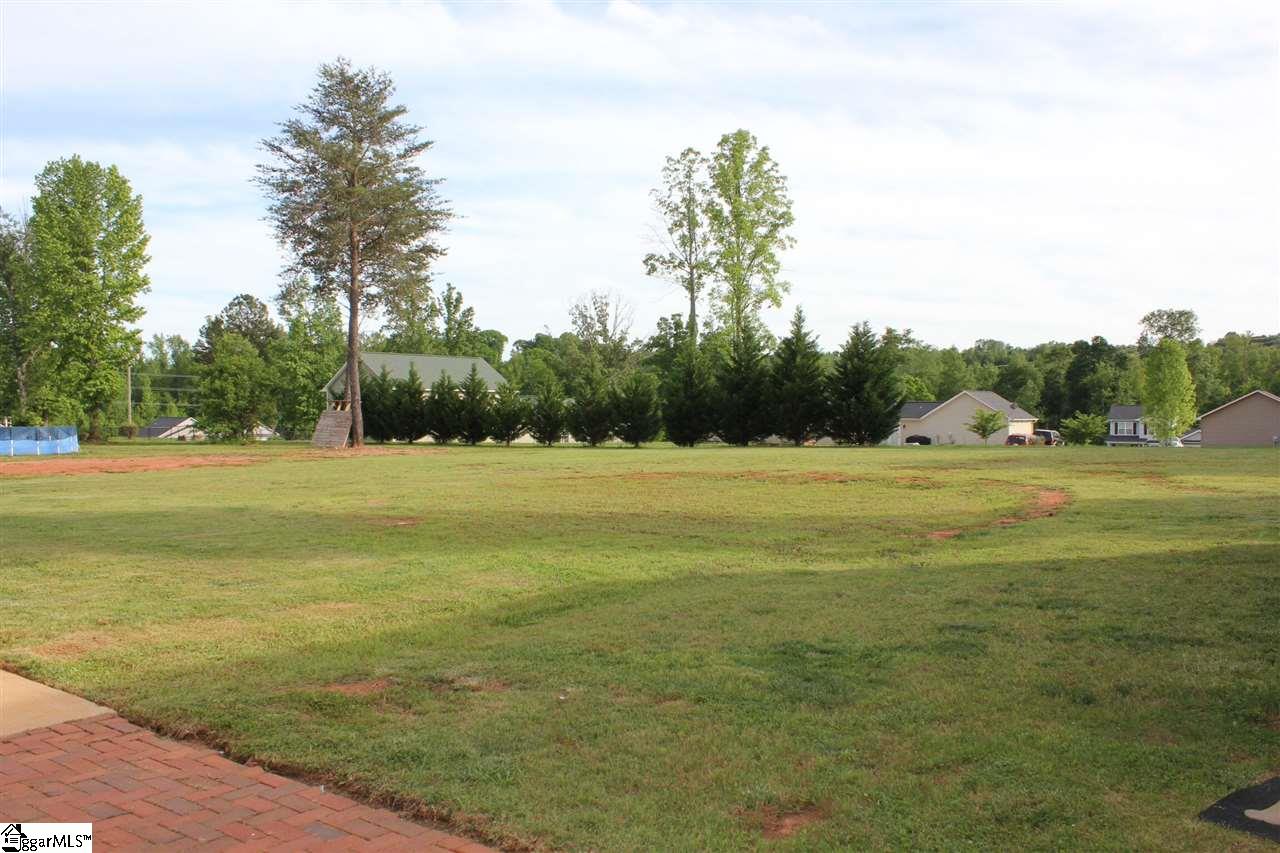 440 Gibbs Road Wellford, SC 29385 - Photo 24 of 26 Gallery Image 24