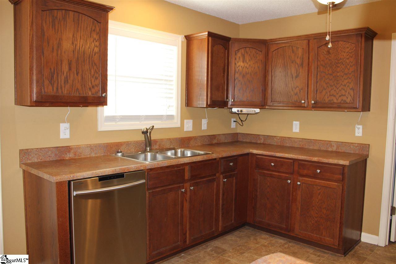 440 Gibbs Road Wellford, SC 29385 - Photo 6 of 26 Gallery Image 6