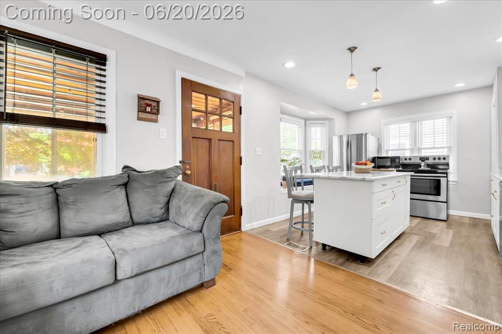 1009 Harvard Road Berkley, MI 48072 - Photo 11 of 44