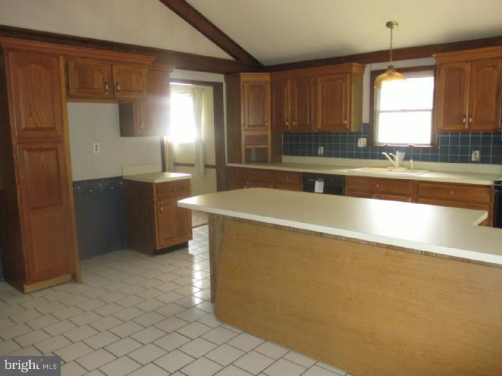 423 Glenloch Road Ridley Park, PA 19078 - Photo 7 of 12 Kitchen