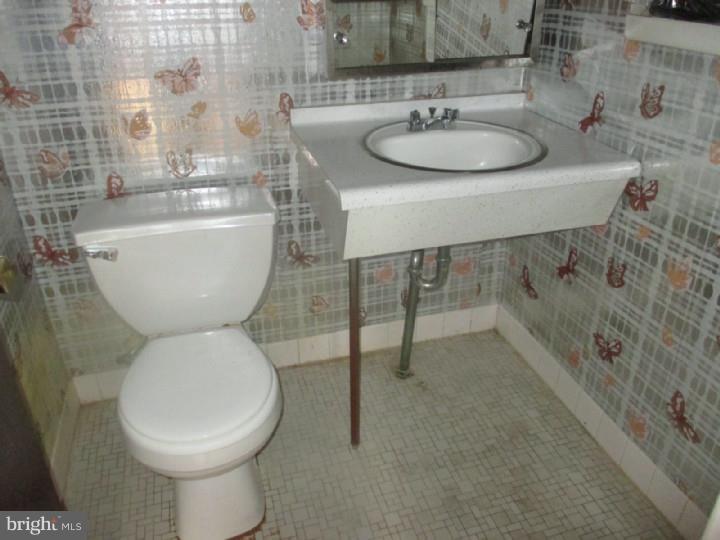 423 Glenloch Road Ridley Park, PA 19078 - Photo 9 of 12 Bathroom