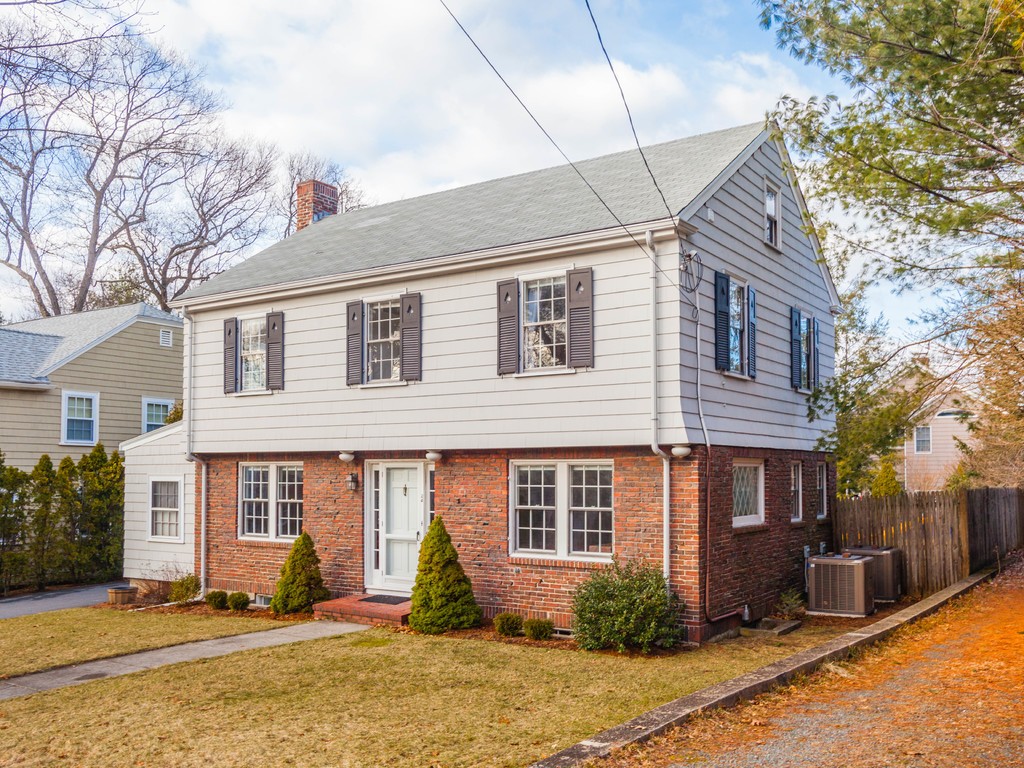 24 Leslie Road Newton, MA 02466 - Photo 3 of 21 Gallery Image 3