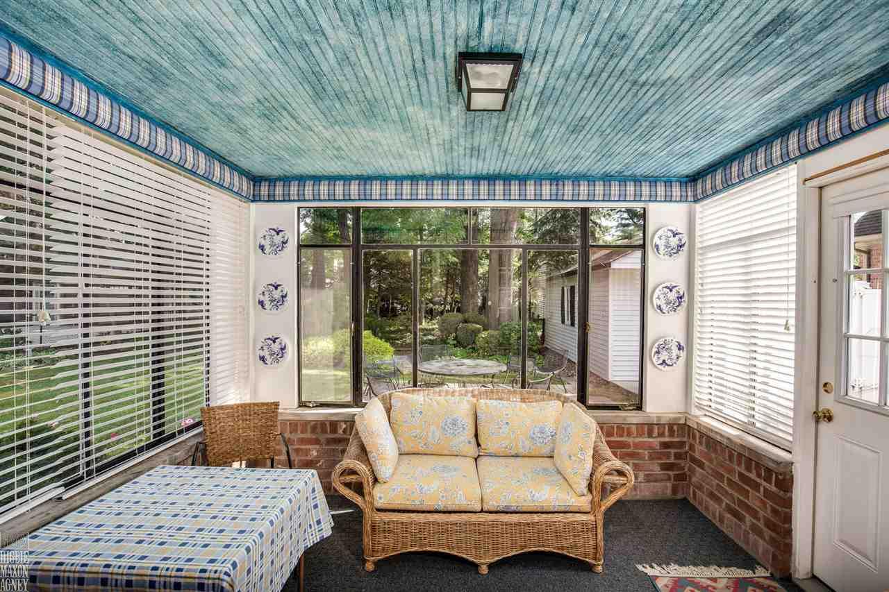 316 Lothrop Road Grosse Pointe Farms, MI 48236 - Photo 10 of 26