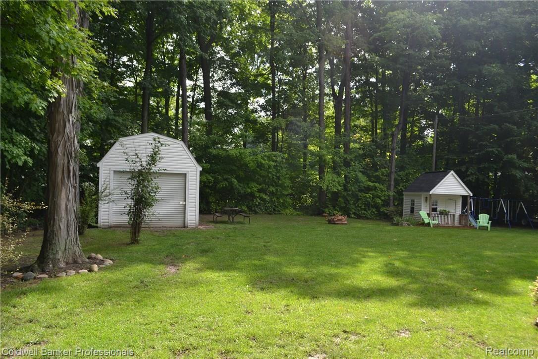 1722 Fish Lake Road Lapeer, MI 48446 - Photo 11 of 31 056.JPG