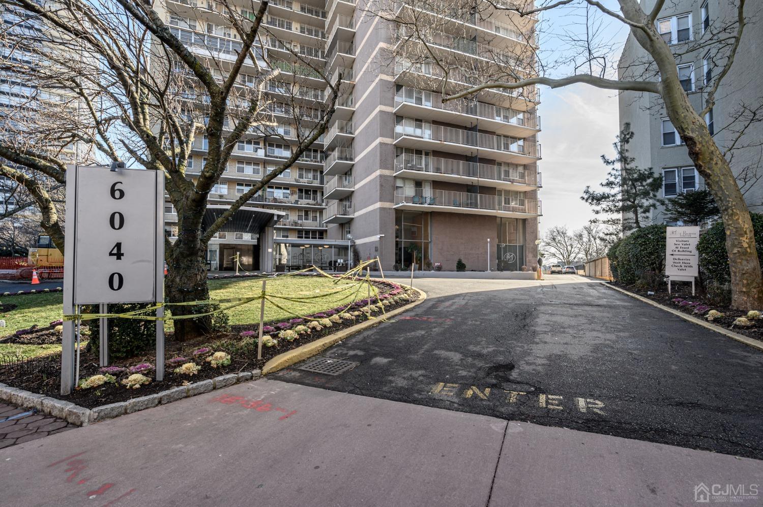 6040 Blvd E Unit 22F  