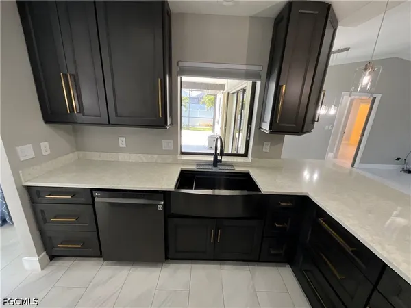 $3,800 | 20620 Pine Tree Lane, Estero, FL 33928