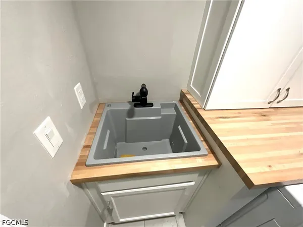 $3,800 | 20620 Pine Tree Lane, Estero, FL 33928