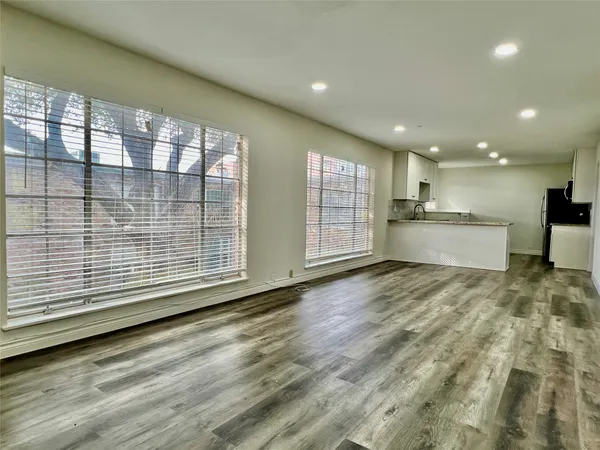 $1,950 | 2101 Fountain View Drive, Unit 76, Houston, TX 77057