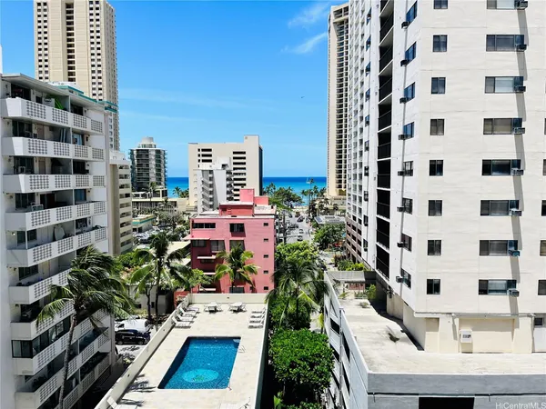 $2,500 | 2440 Kūhiō Avenue, Unit 810, Honolulu, HI 96815