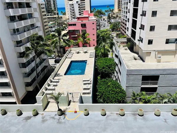 $2,500 | 2440 Kūhiō Avenue, Unit 810, Honolulu, HI 96815