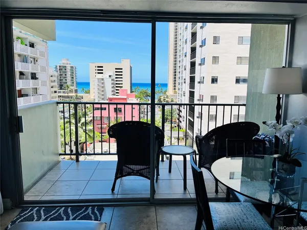 $2,500 | 2440 Kūhiō Avenue, Unit 810, Honolulu, HI 96815