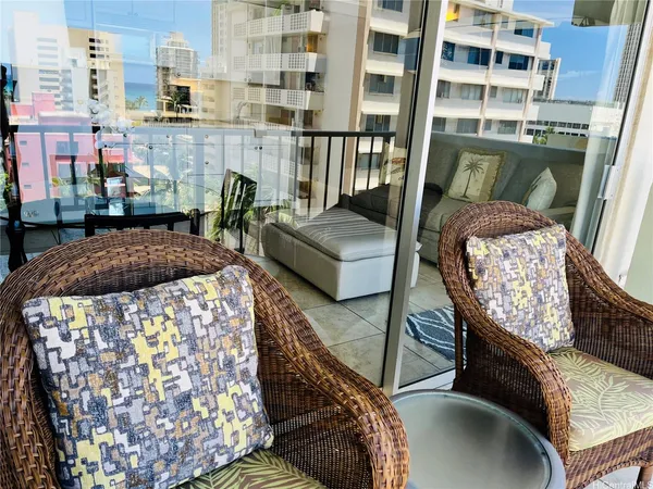 $2,500 | 2440 Kūhiō Avenue, Unit 810, Honolulu, HI 96815