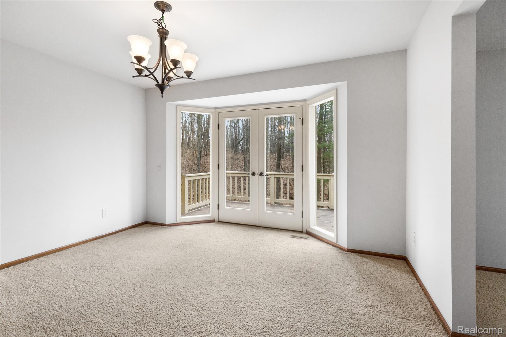 3755 Drahner Road Oxford, MI 48370 - Photo 27 of 35 Dining.jpg