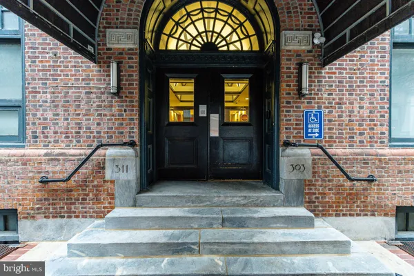 $2,495 | 303 Vine Street, Unit 208, Philadelphia, PA 19106