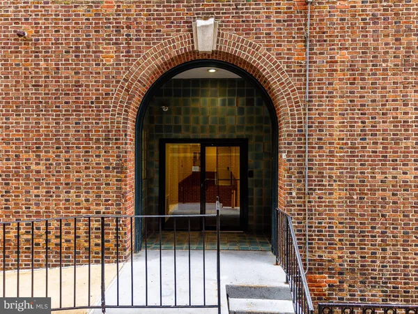$2,495 | 303 Vine Street, Unit 208, Philadelphia, PA 19106