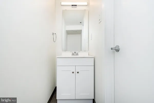 $2,495 | 303 Vine Street, Unit 208, Philadelphia, PA 19106