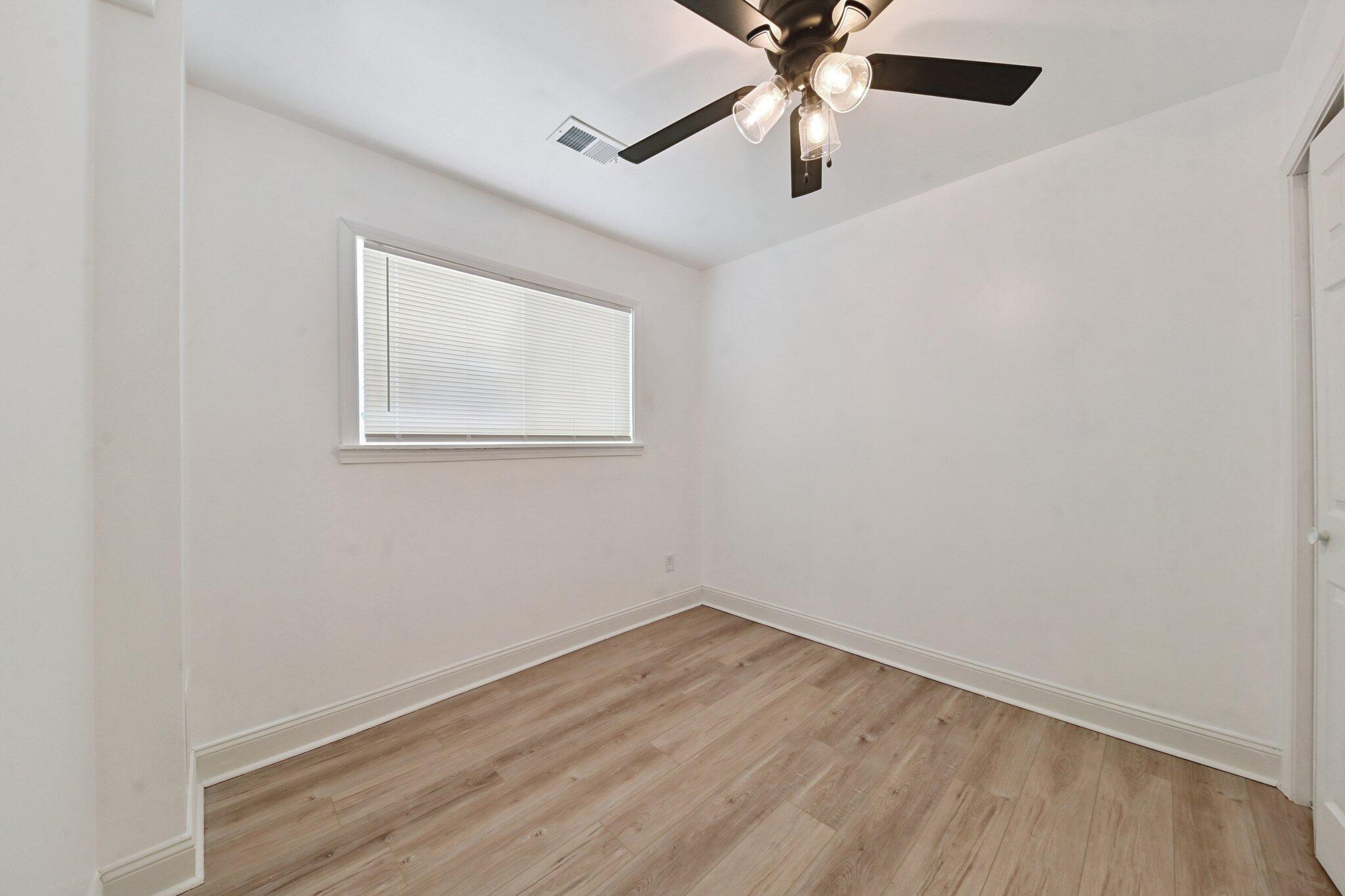 984 Stevenson Street Gary, IN 46406 - Photo 11 of 19 2048x1365