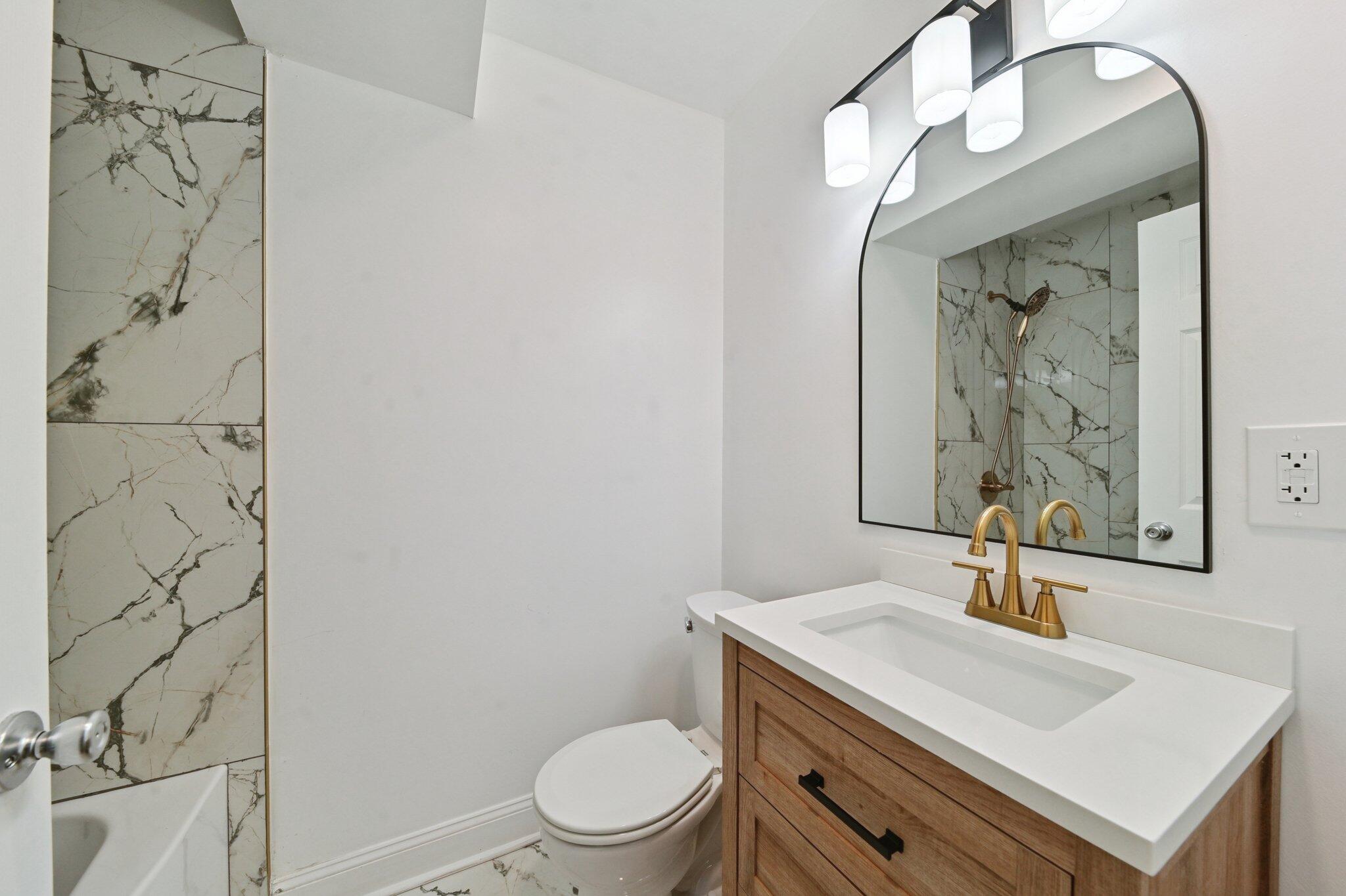 984 Stevenson Street Gary, IN 46406 - Photo 9 of 19 2048x1365