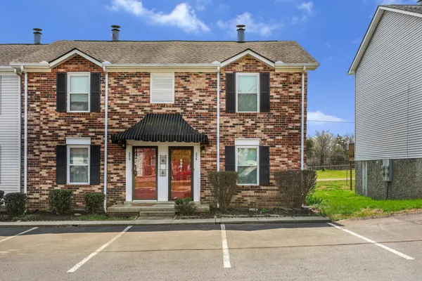 $235,000 | 224 Edgewood Drive, Hendersonville, TN 37075