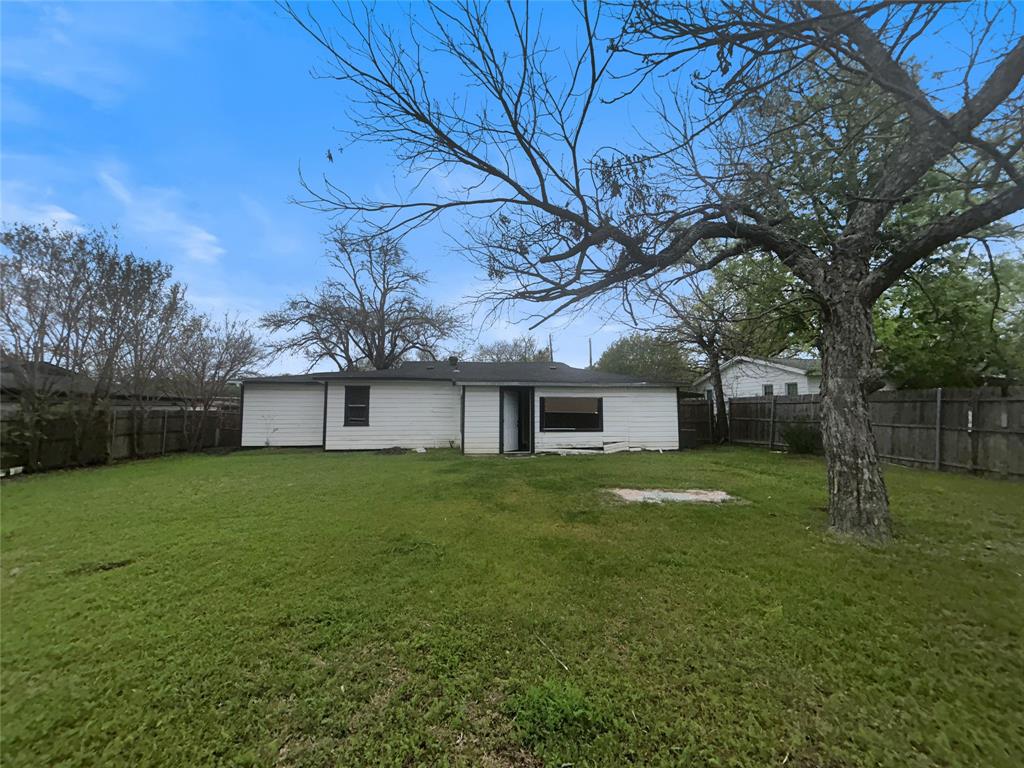 1031 Wade Hampton Street Benbrook, TX 76126 - Photo 19 of 20