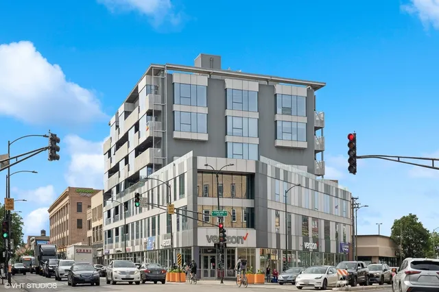 $2,920 | 1241 North Milwaukee Avenue, Unit 303, Chicago, IL 60622