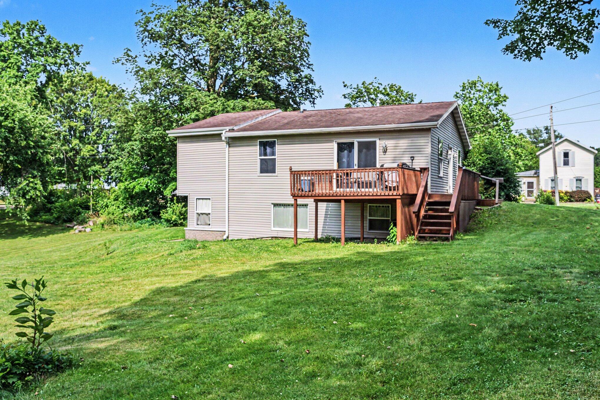 215 South Lincoln Avenue Three Rivers, MI 49093 - Photo 27 of 27 IMG_9586
