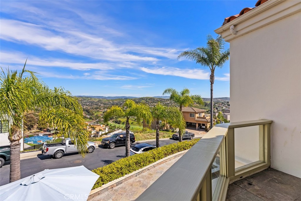 22 Cresta Del Sol San Clemente, CA 92673 - Photo 20 of 70 Street behind the house at backyard is a clu-de-sac, making this property extreamly quiet but the views are breathtakingly beautifully.