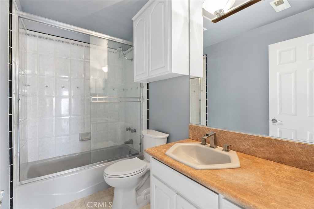 22 Cresta Del Sol San Clemente, CA 92673 - Photo 35 of 70 Full bathroom in the bedroom just outside the laundry room.
