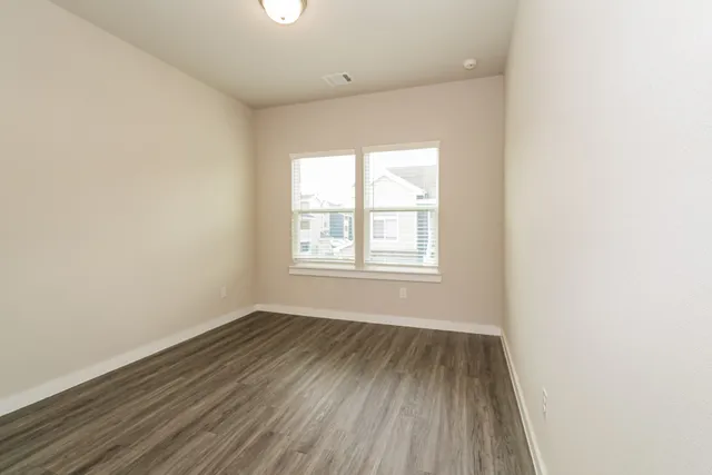 $1,880 | 18330 West Centro Circle, Conroe, TX 77385