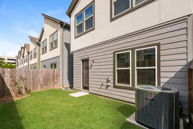 $1,880 | 18330 West Centro Circle, Conroe, TX 77385