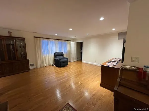 a view of a livingroom with furniture