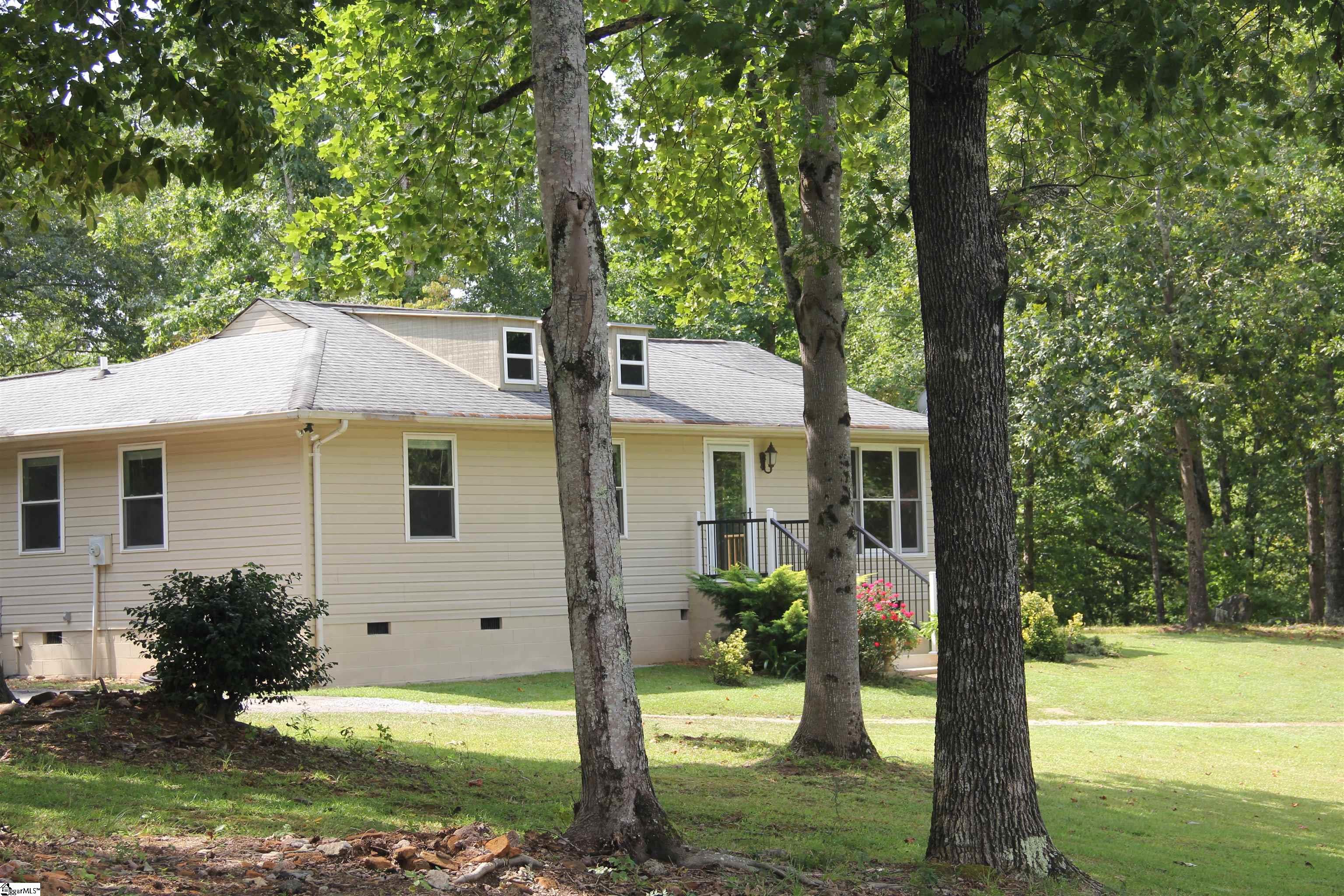149 Loghouse Road Pickens, SC 29671 - Photo 2 of 30