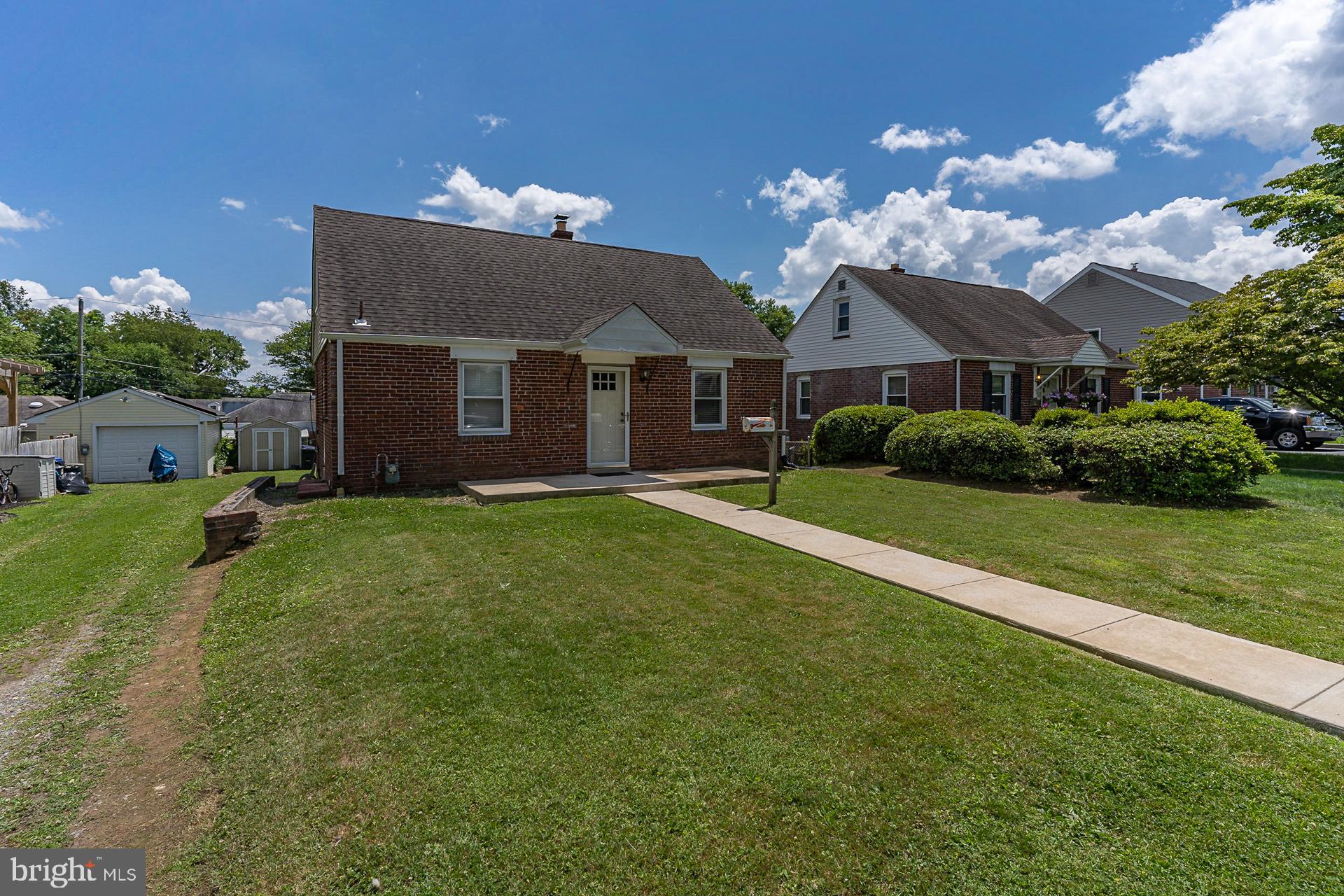 929 Thornton Road Boothwyn, PA 19061 - Photo 2 of 36 Cape Cod with side drive