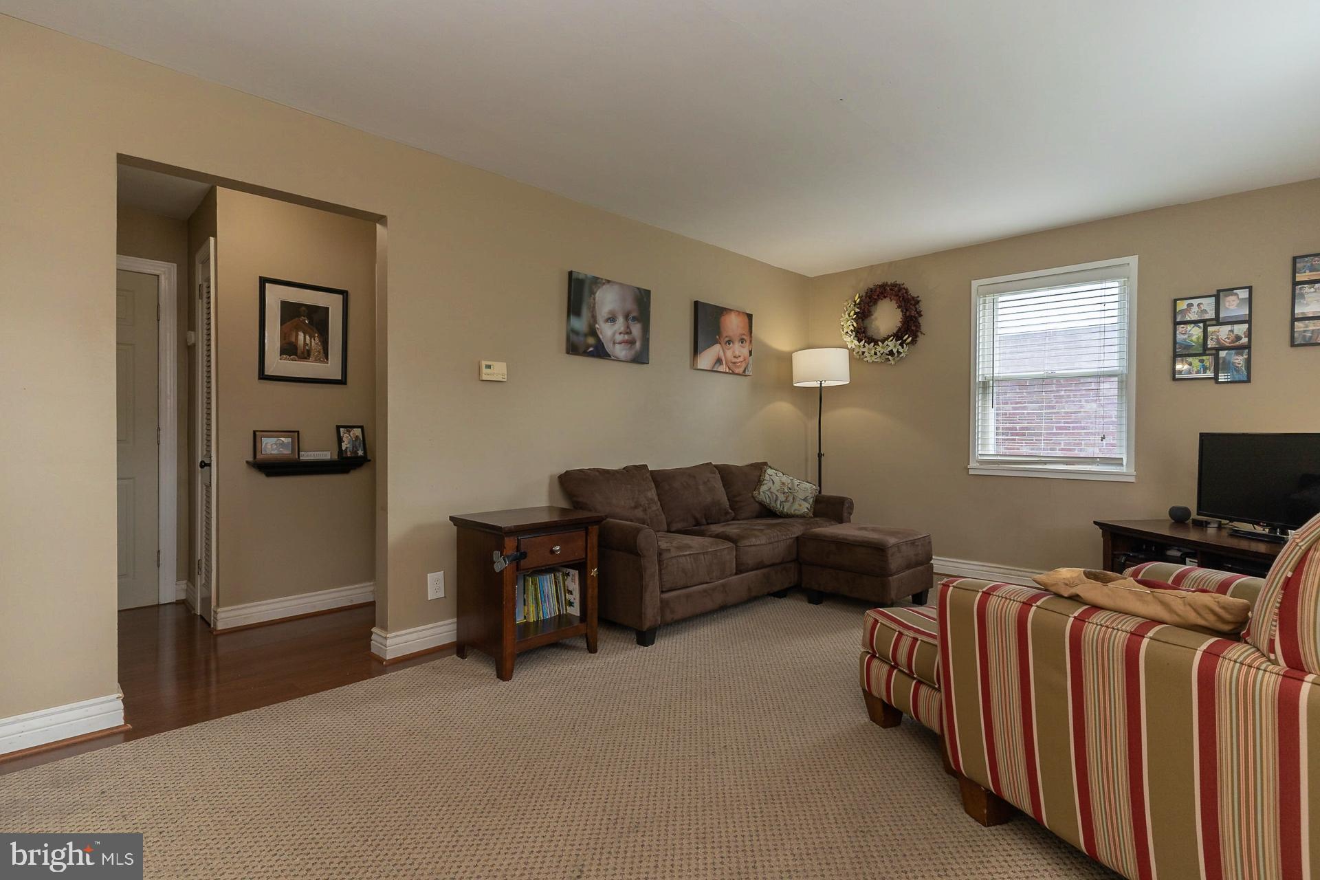 929 Thornton Road Boothwyn, PA 19061 - Photo 12 of 36 Livingroom