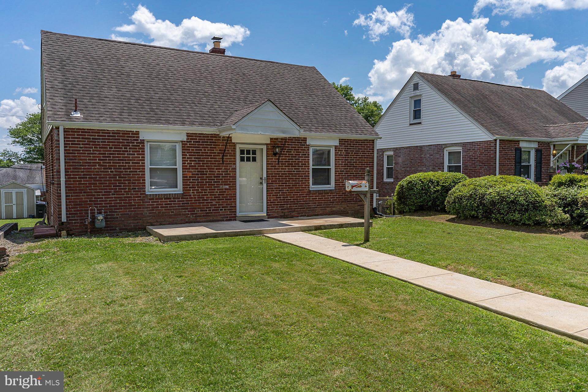 929 Thornton Road Boothwyn, PA 19061 - Photo 3 of 36 Front view NE
