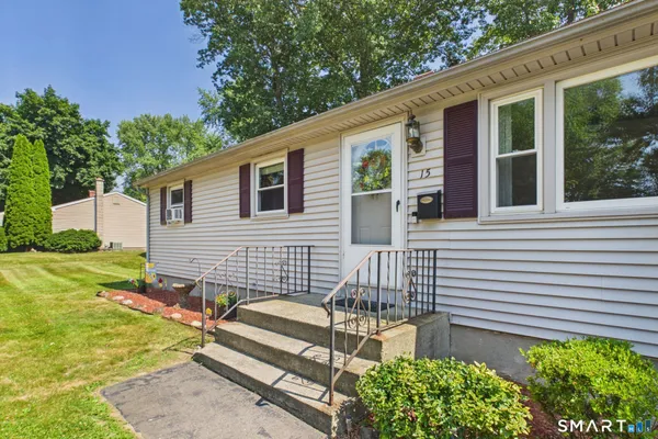 $274,900 | 15 Gary Road, Enfield, CT 06082