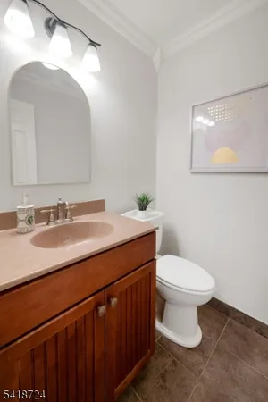 $840,000 | 30 Coachlight Drive, Chatham, NJ 07928