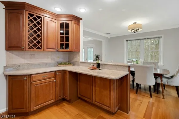 $840,000 | 30 Coachlight Drive, Chatham, NJ 07928
