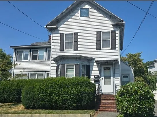 $2,200 | 28 Sargent Street, Unit 1, Melrose, MA 02176