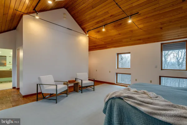 $1,099,000 | 725 Laurel Ridge Road, Reinholds, PA 17569