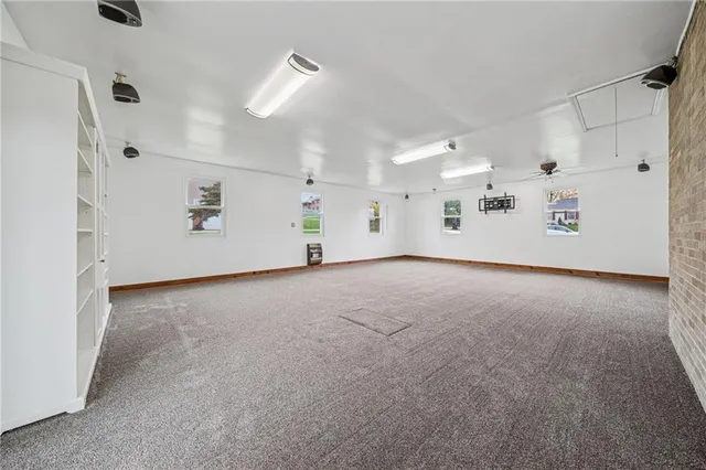 a view of a livingroom with an empty space