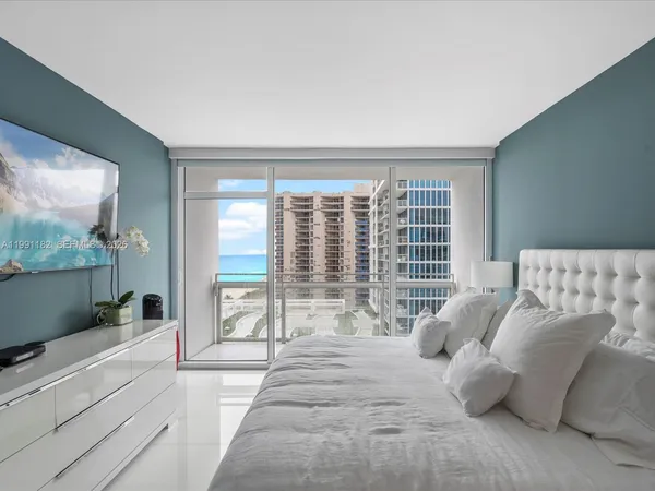 $6,750 | 6801 Collins Avenue, Unit 1208, Miami Beach, FL 33141