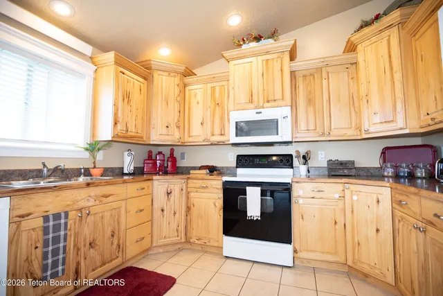 $498,000 | 28 Brushwood Drive, Star Valley Ranch, WY 83127