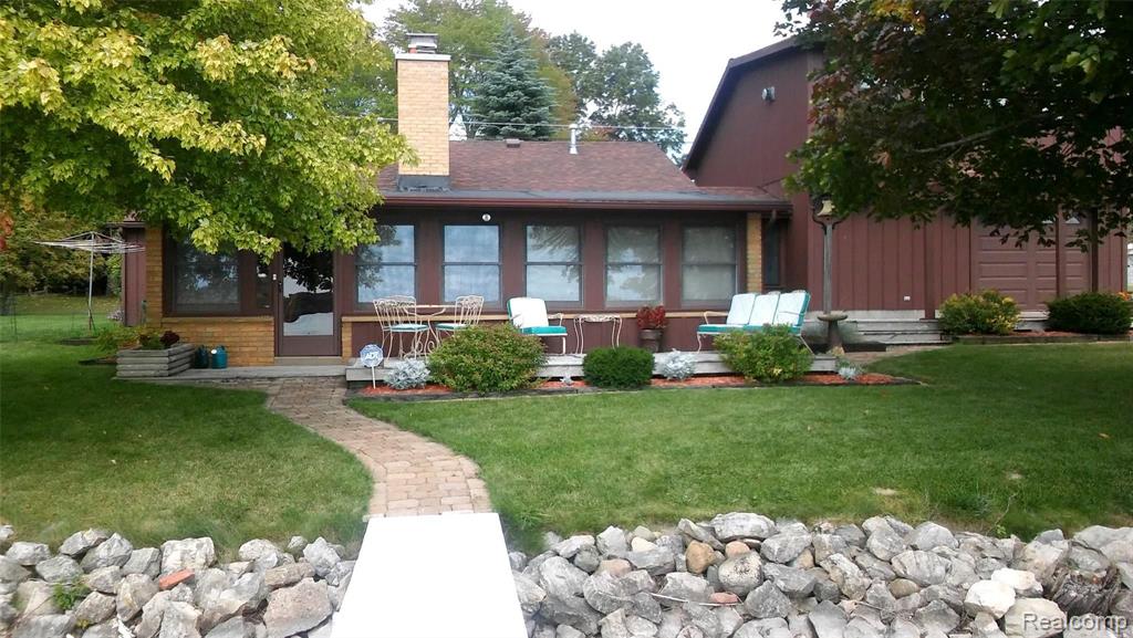 9421 Anne Street Pinckney, MI 48169 - Photo 1 of 26