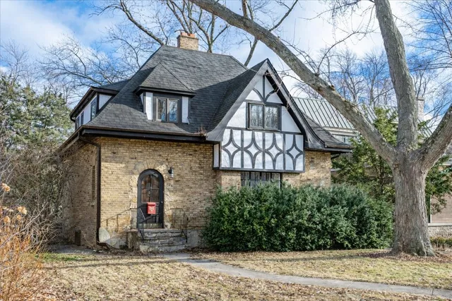 $995,000 | 128 Lawndale Avenue, Wilmette, IL 60091