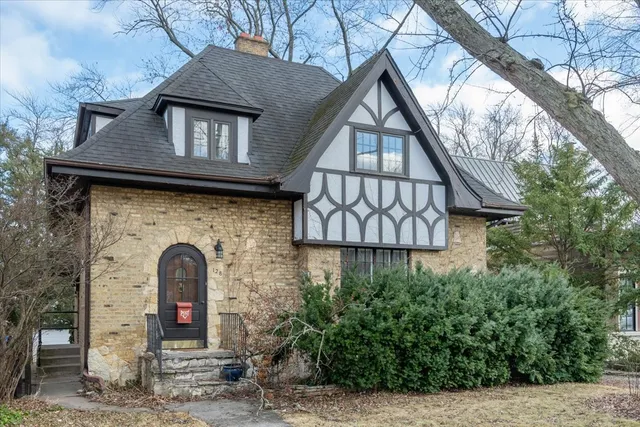 $995,000 | 128 Lawndale Avenue, Wilmette, IL 60091